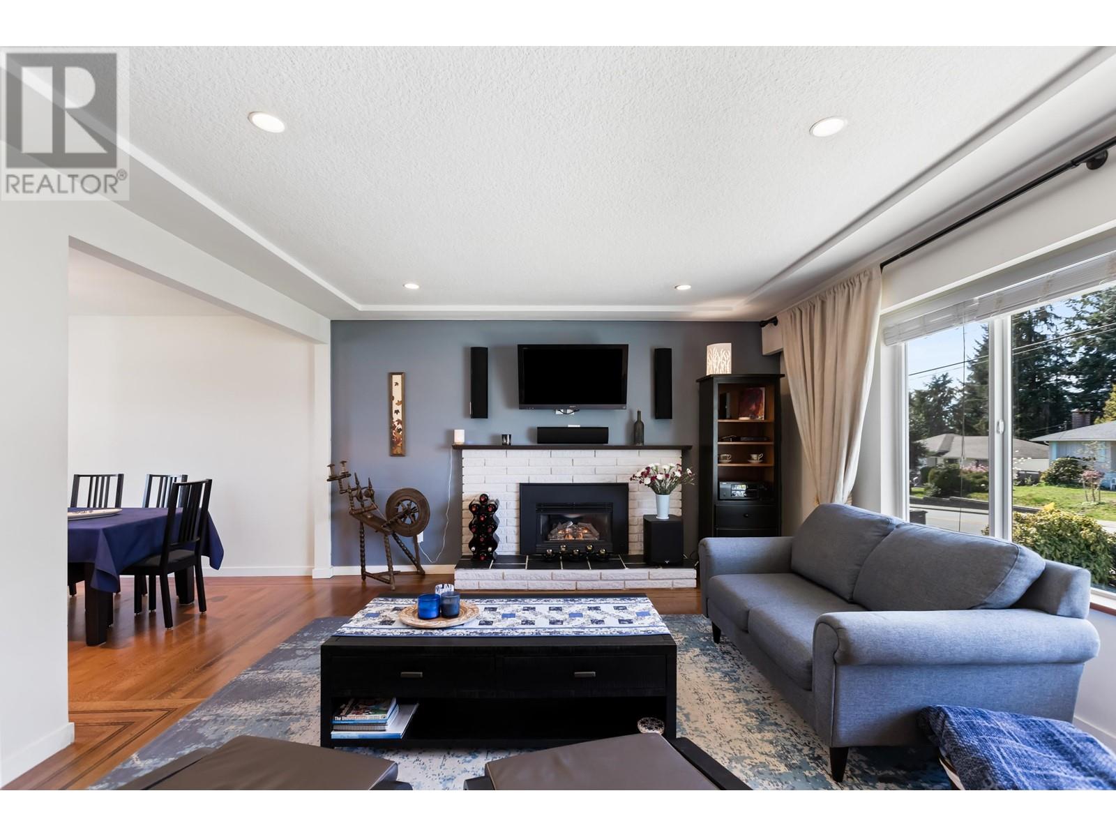 727 Linton Street, Coquitlam, British Columbia  V3J 6K4 - Photo 4 - R2867624