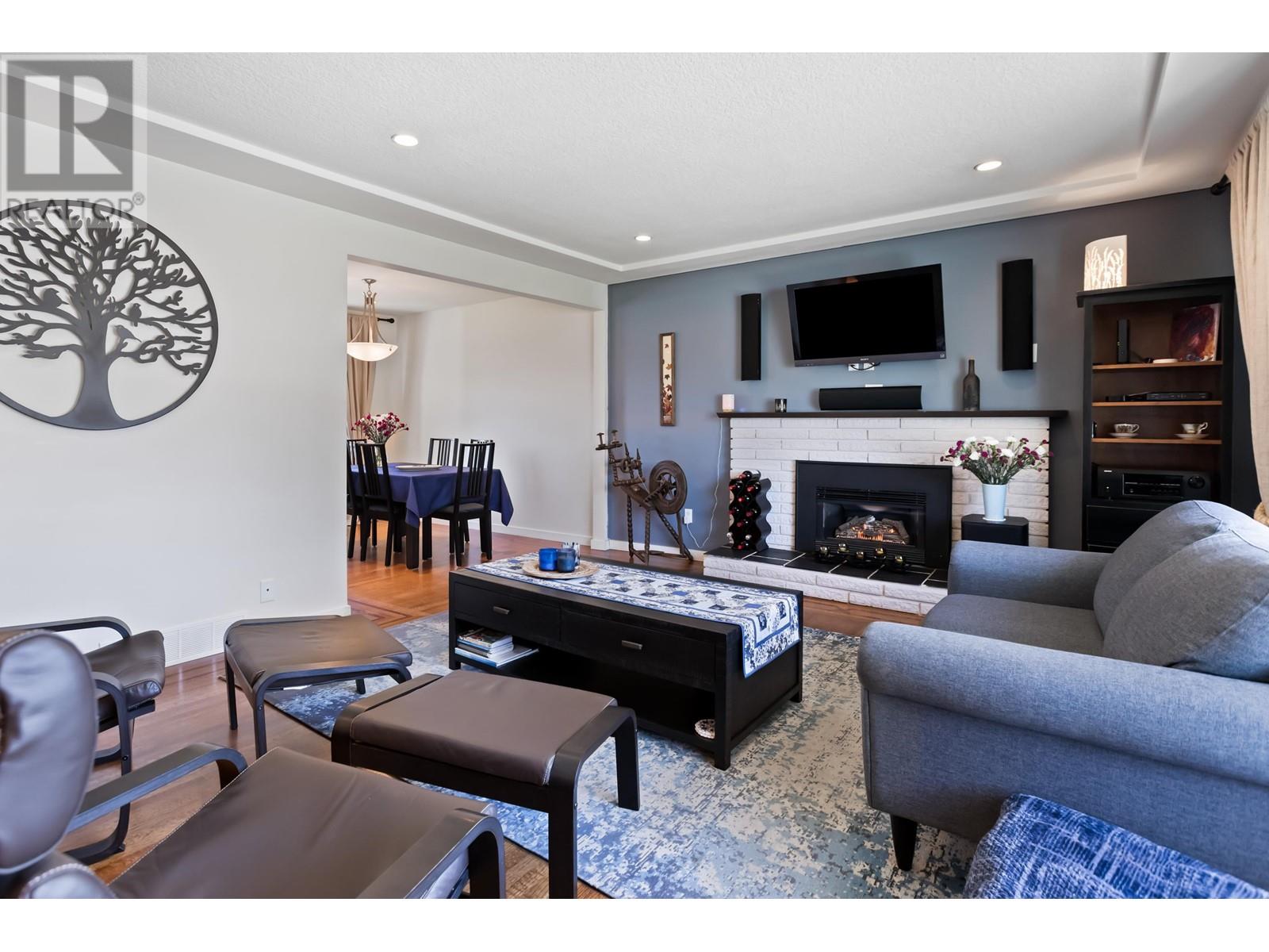 727 Linton Street, Coquitlam, British Columbia  V3J 6K4 - Photo 5 - R2867624