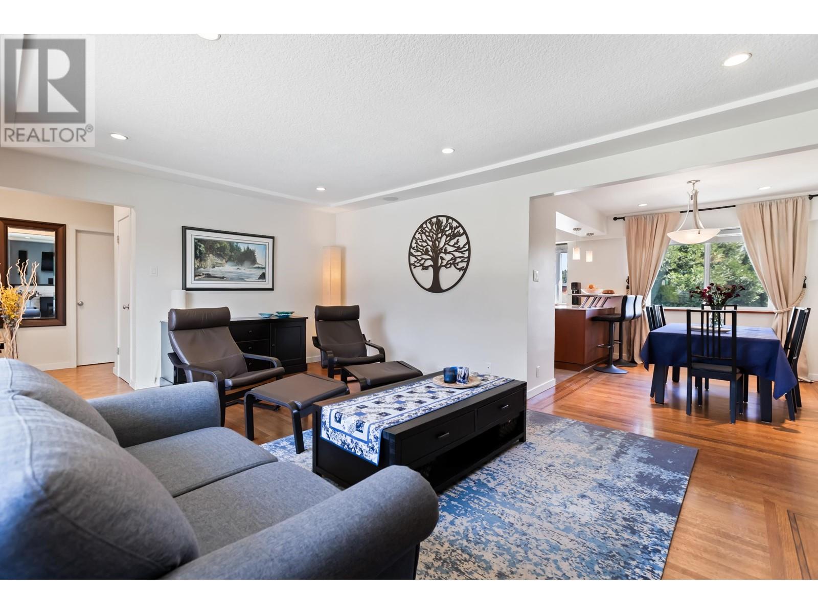 727 Linton Street, Coquitlam, British Columbia  V3J 6K4 - Photo 7 - R2867624
