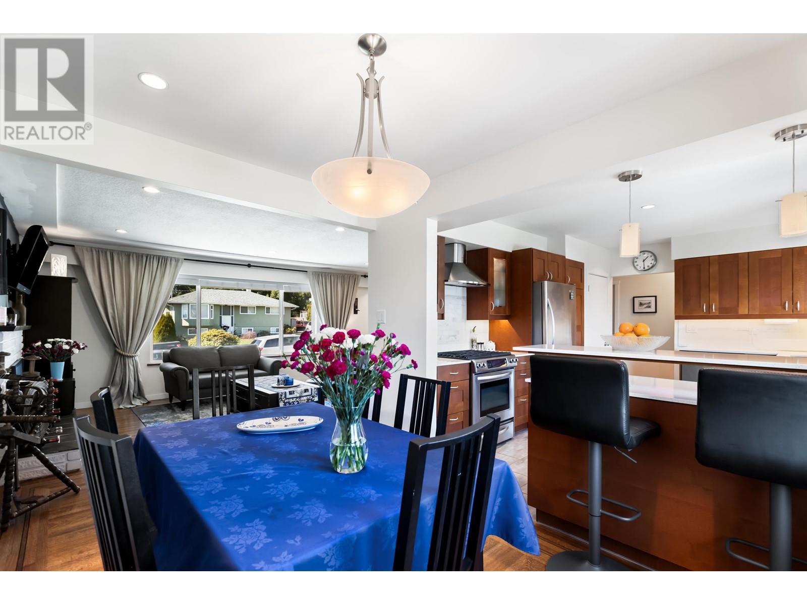 727 Linton Street, Coquitlam, British Columbia  V3J 6K4 - Photo 8 - R2867624