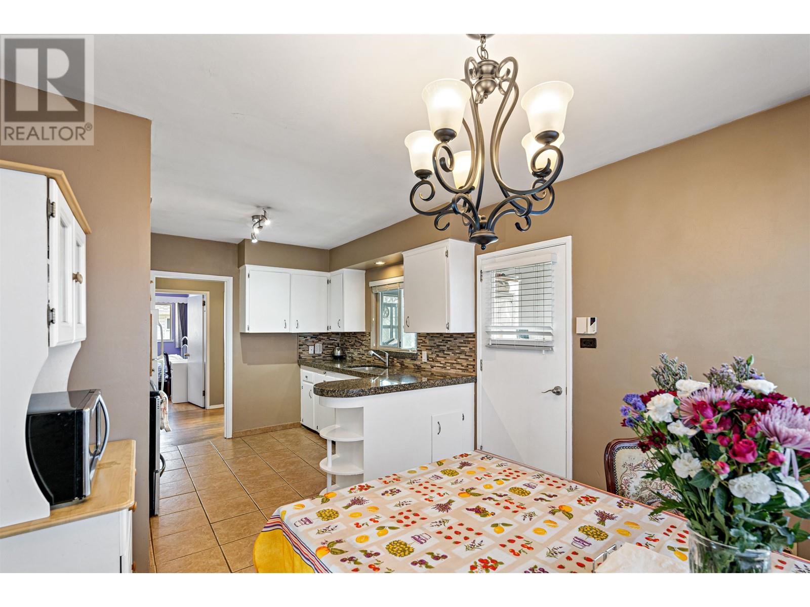 4670 Todd Street, Vancouver, British Columbia  V5R 3P8 - Photo 6 - R2867630