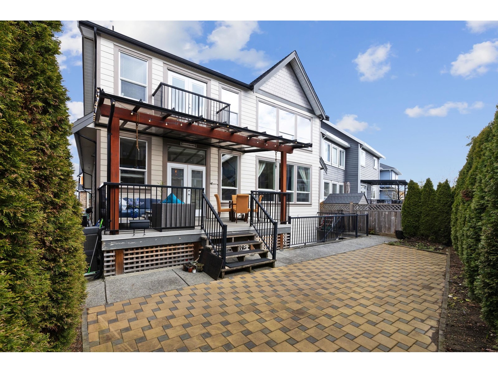 Listing Picture 34 of 37 : 17418 1A AVENUE, White Rock - 魯藝地產 Yvonne Lu Group - MLS Medallion Club Member