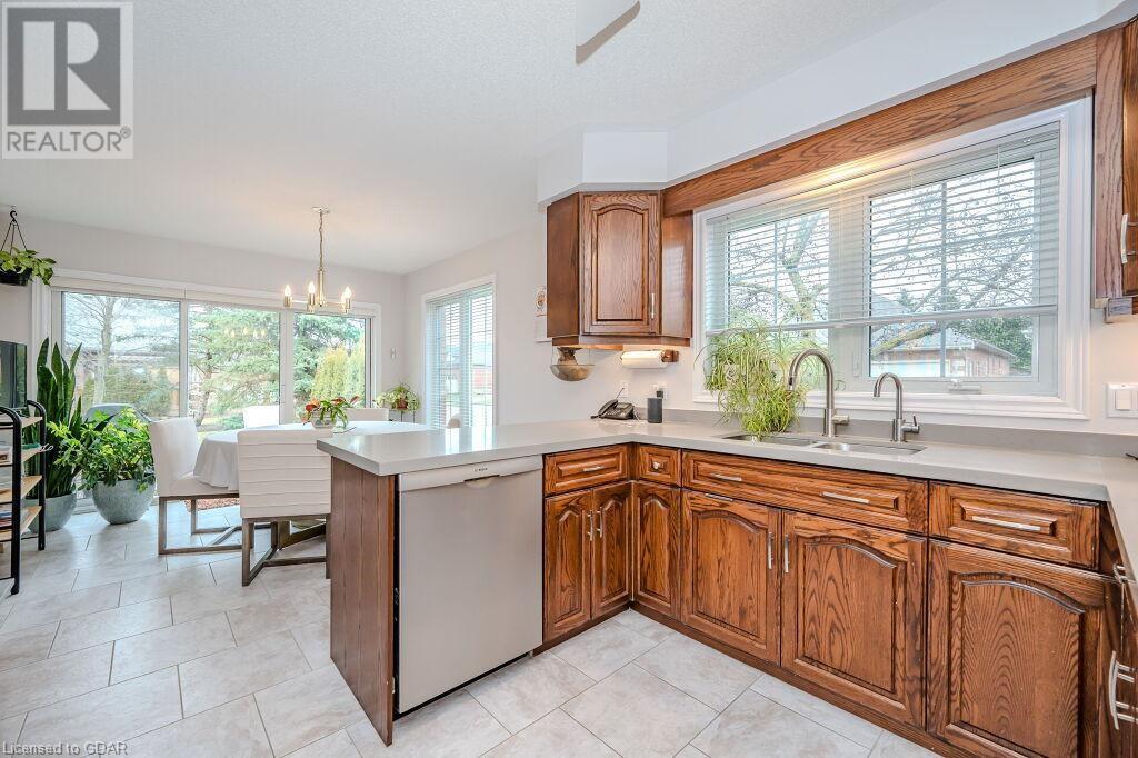 20 Winterberry Lane, Guelph, Ontario  N1G 4X7 - Photo 6 - 40563907