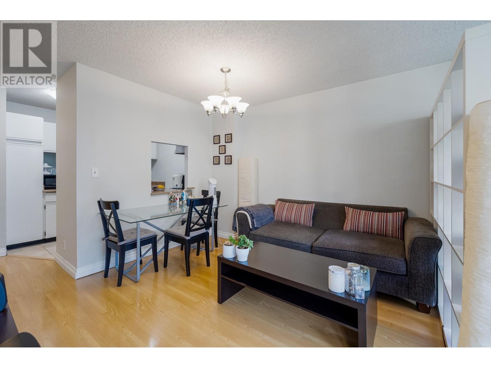 Listing Picture 5 of 26 : 508 1330 HORNBY STREET, Vancouver / 溫哥華 - 魯藝地產 Yvonne Lu Group - MLS Medallion Club Member