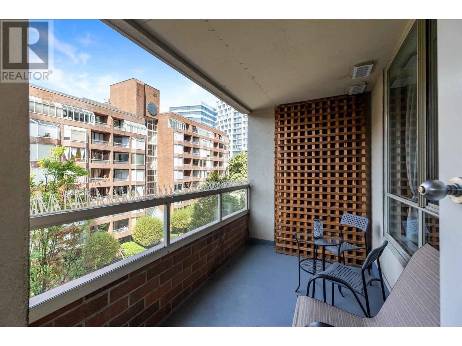Listing Picture 15 of 26 : 508 1330 HORNBY STREET, Vancouver / 溫哥華 - 魯藝地產 Yvonne Lu Group - MLS Medallion Club Member