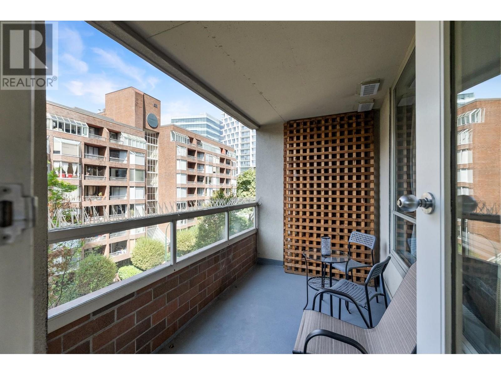 Listing Picture 3 of 26 : 508 1330 HORNBY STREET, Vancouver / 溫哥華 - 魯藝地產 Yvonne Lu Group - MLS Medallion Club Member
