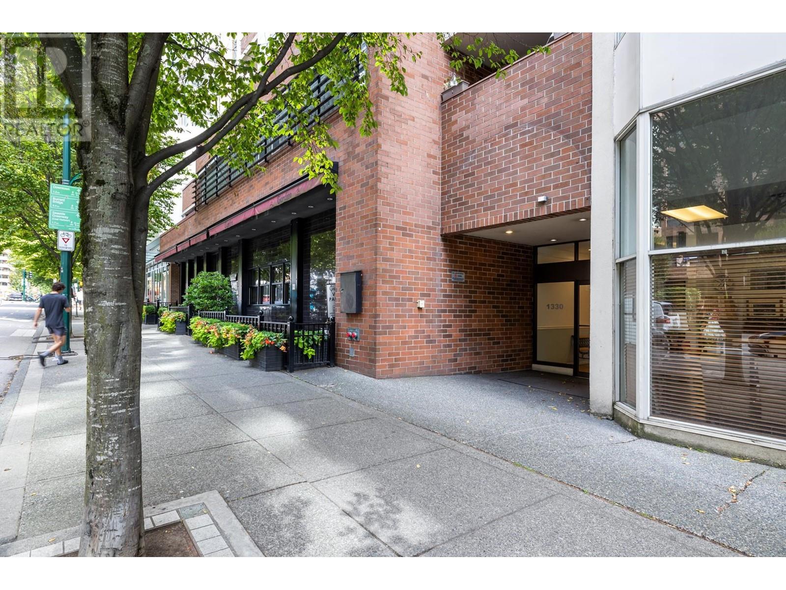 Listing Picture 20 of 26 : 508 1330 HORNBY STREET, Vancouver / 溫哥華 - 魯藝地產 Yvonne Lu Group - MLS Medallion Club Member
