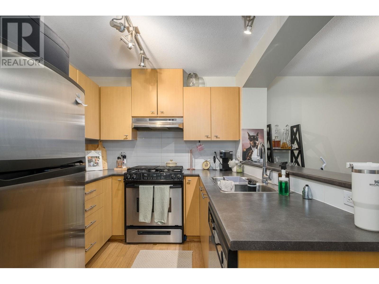 313 9319 University Crescent, Burnaby, British Columbia  V5A 4Y5 - Photo 9 - R2867555