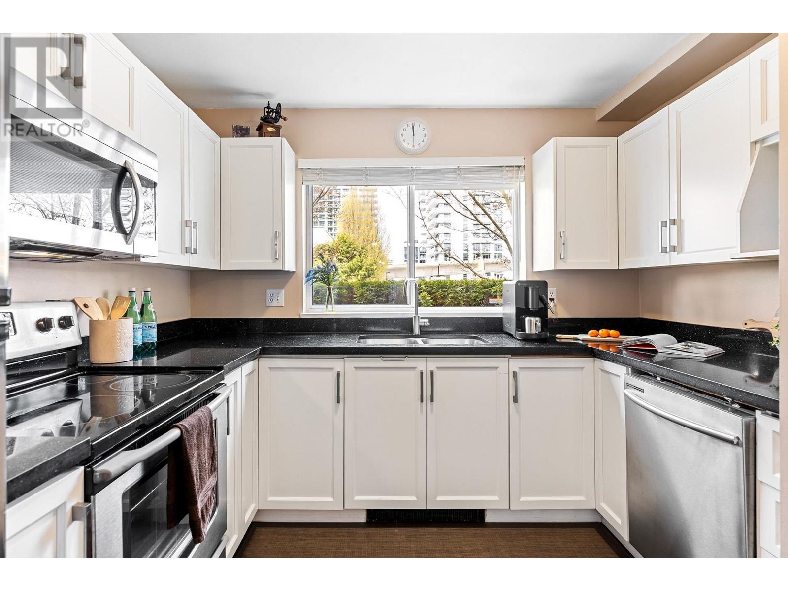 103 523 Whiting Way, Coquitlam, British Columbia  V3J 7W9 - Photo 1 - R2867681