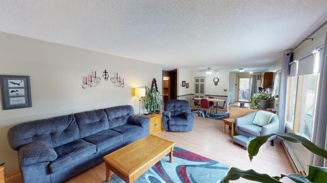 7558 Columbia Avenue, Radium Hot Springs, British Columbia  V0A 1M0 - Photo 5 - 2476001