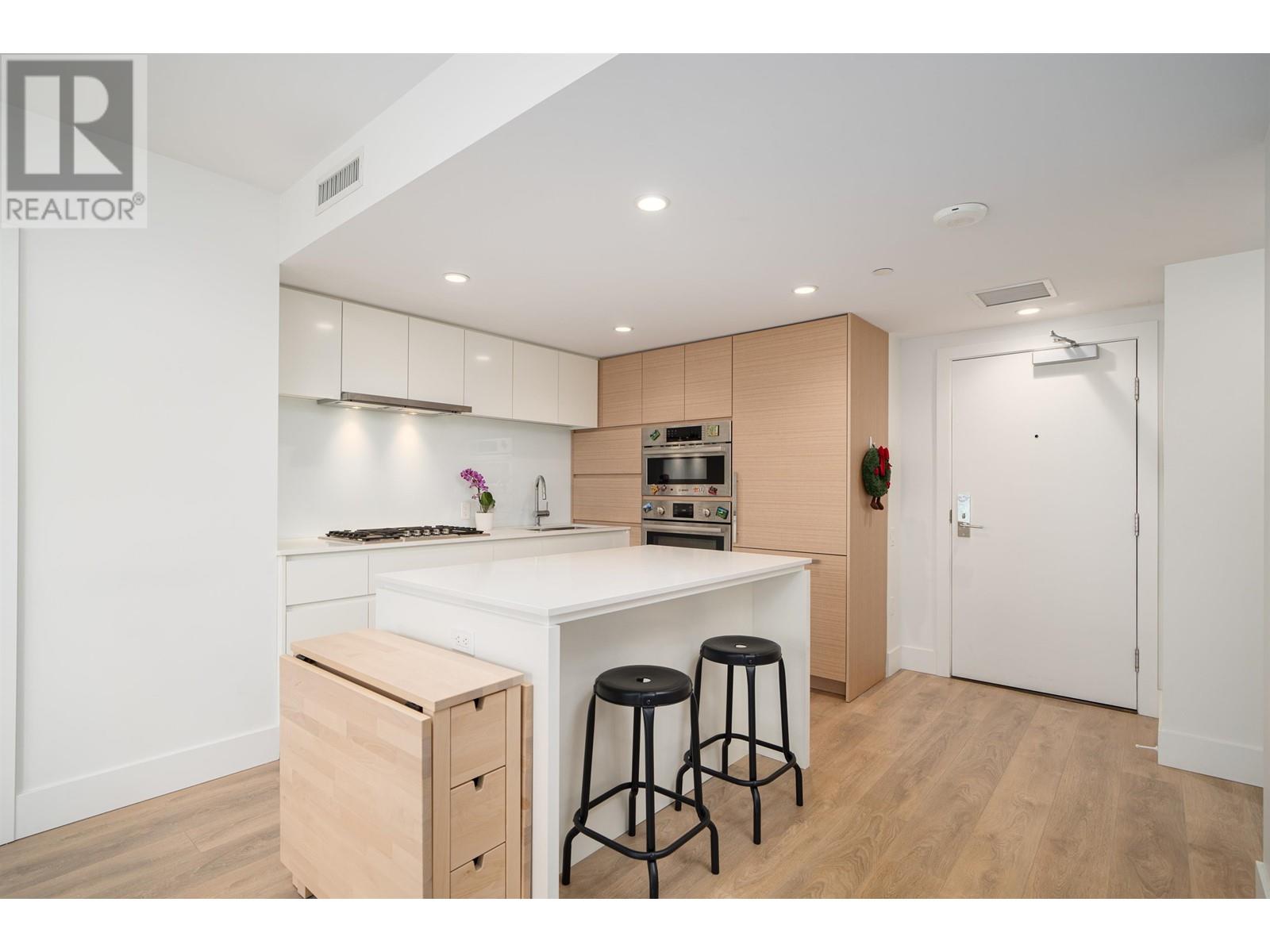 Listing Picture 6 of 20 : 615 5508 HOLLYBRIDGE WAY, Richmond / 烈治文 - 魯藝地產 Yvonne Lu Group - MLS Medallion Club Member