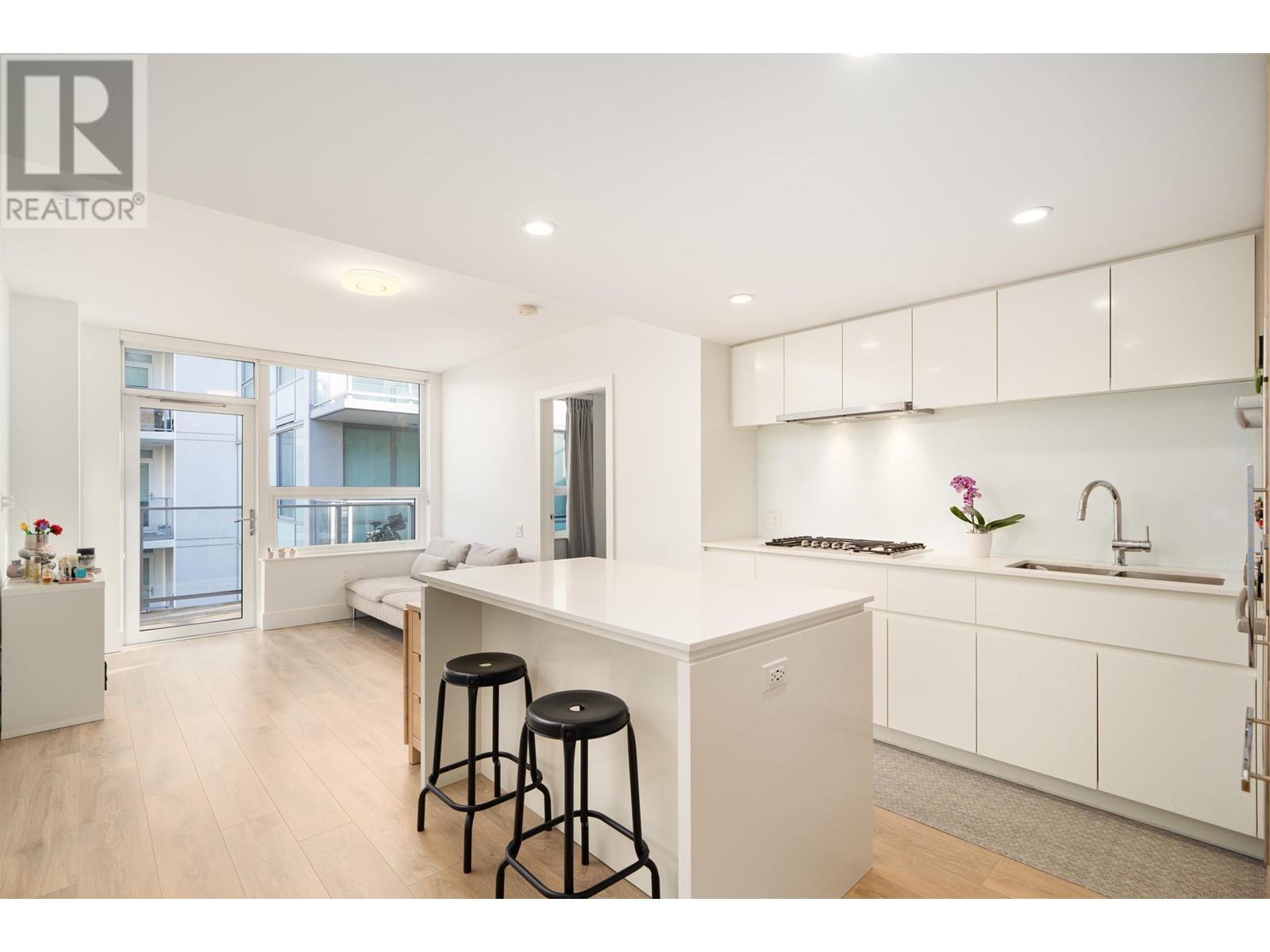Listing Picture 5 of 20 : 615 5508 HOLLYBRIDGE WAY, Richmond / 烈治文 - 魯藝地產 Yvonne Lu Group - MLS Medallion Club Member