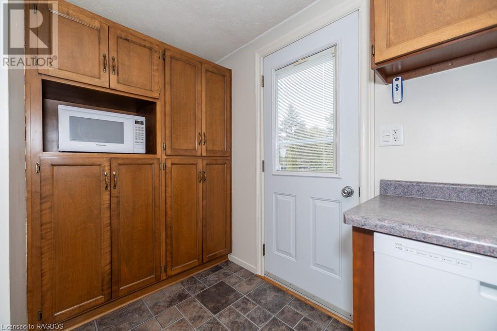 822 Gould St, Wiarton, Ontario  N0H 2T0 - Photo 11 - 40568291