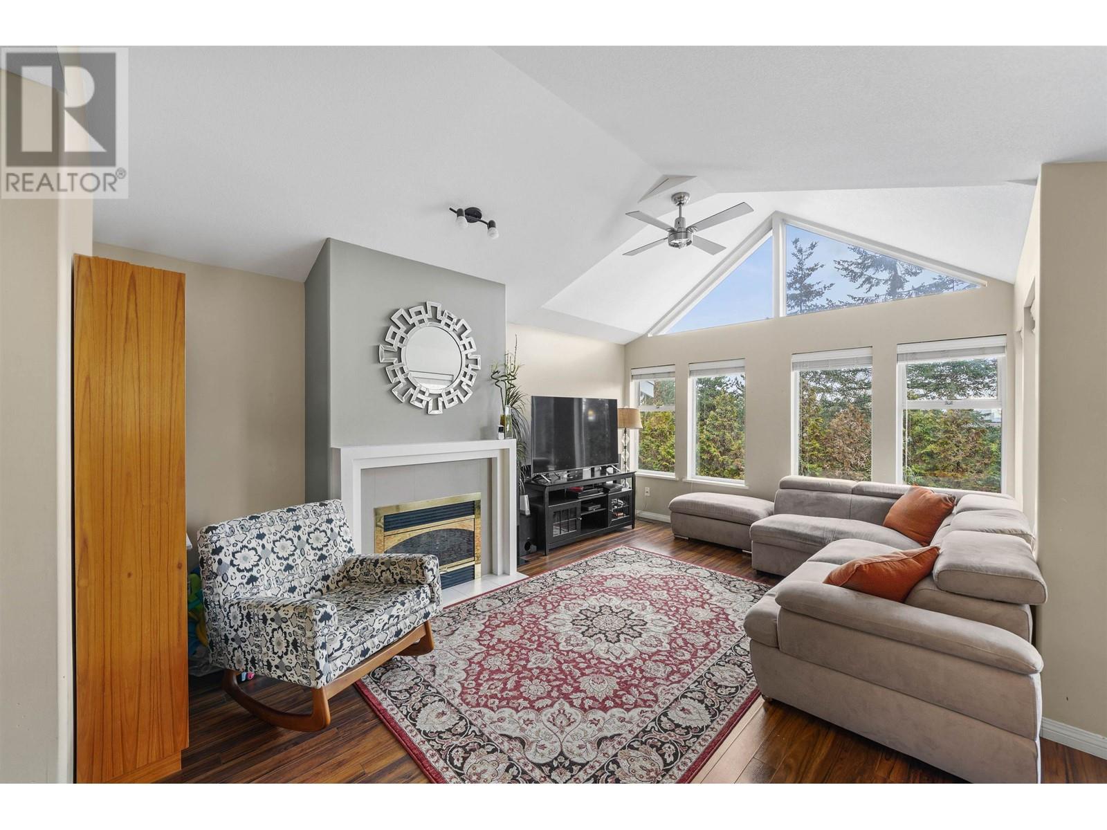2506 Western Avenue, North Vancouver, British Columbia  V7N 3L1 - Photo 2 - R2867733