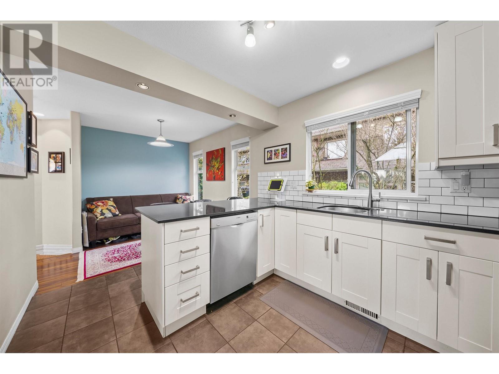 2506 Western Avenue, North Vancouver, British Columbia  V7N 3L1 - Photo 4 - R2867733