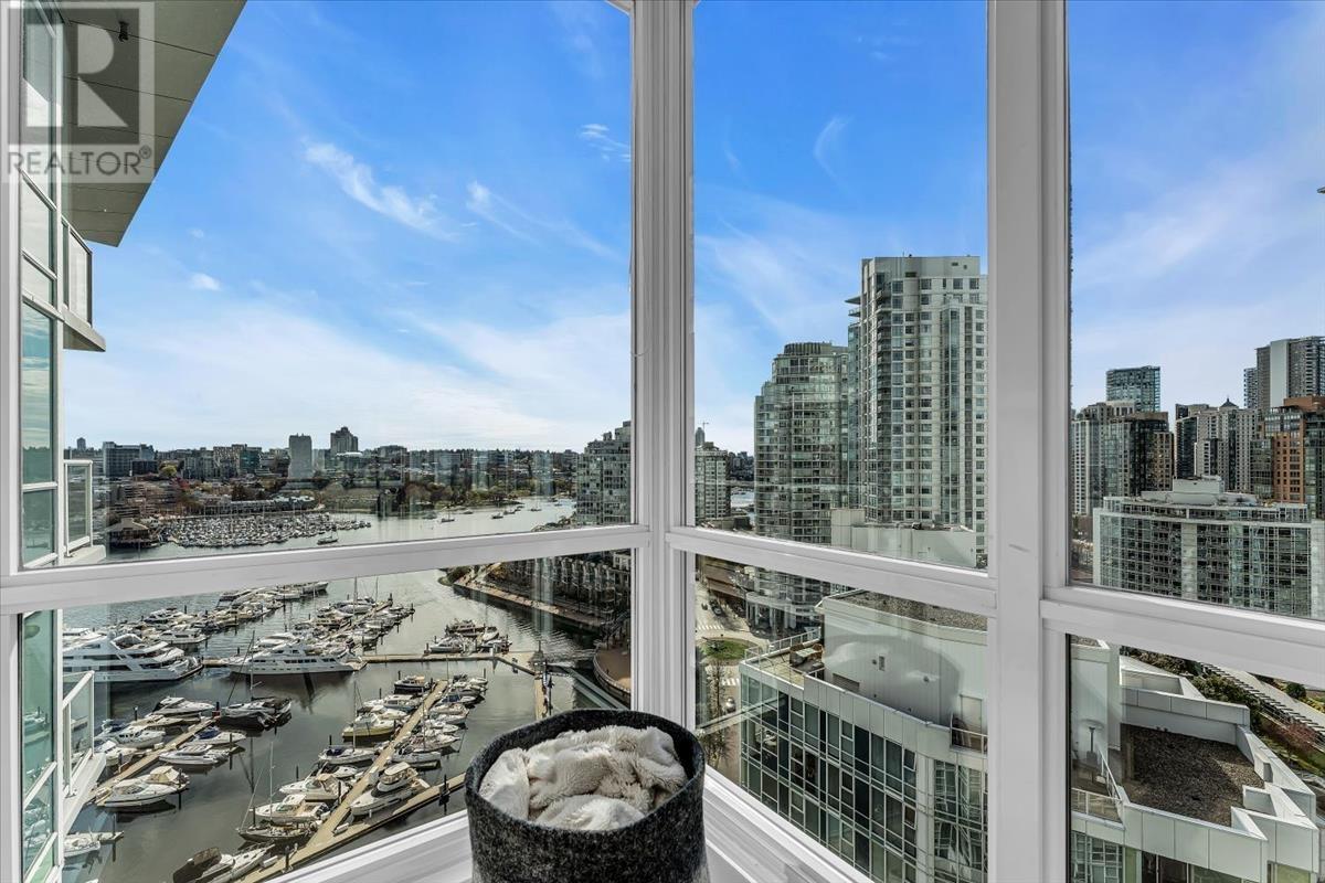2205 1077 Marinaside Crescent, Vancouver, British Columbia  V6Z 2Z5 - Photo 2 - R2867765