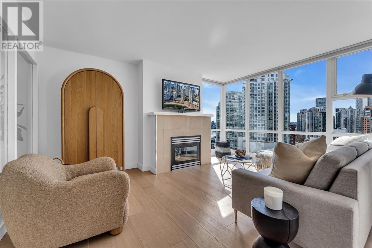 2205 1077 Marinaside Crescent, Vancouver, British Columbia  V6Z 2Z5 - Photo 3 - R2867765