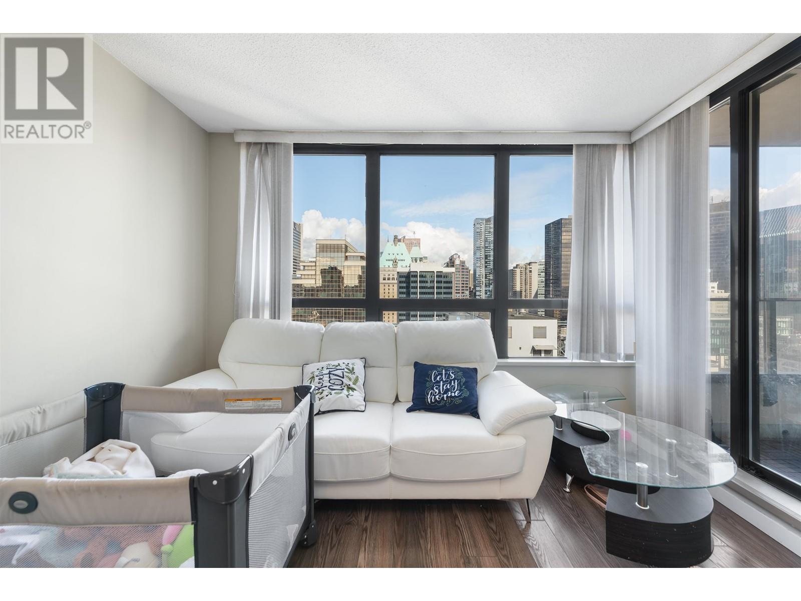 2015 938 Smithe Street, Vancouver, British Columbia  V6Z 3H8 - Photo 2 - R2867777