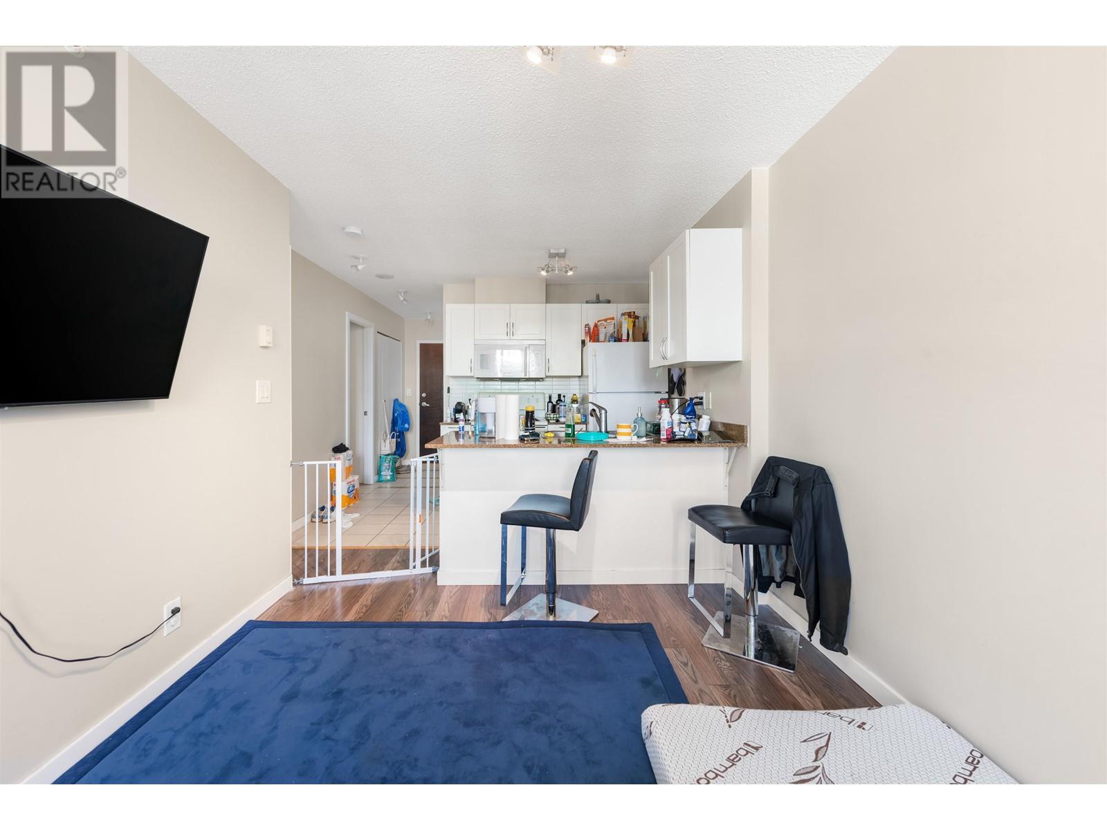 2015 938 Smithe Street, Vancouver, British Columbia  V6Z 3H8 - Photo 3 - R2867777