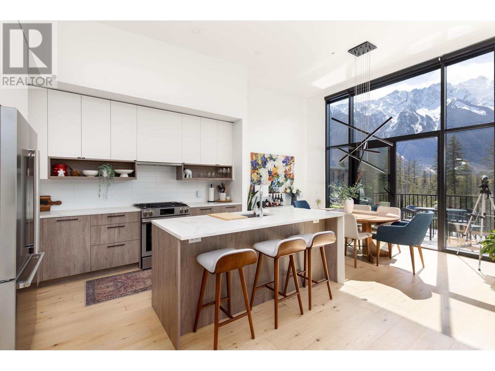 1 4000 Sunstone Way, Pemberton, British Columbia  V0N 2L3 - Photo 1 - R2867822