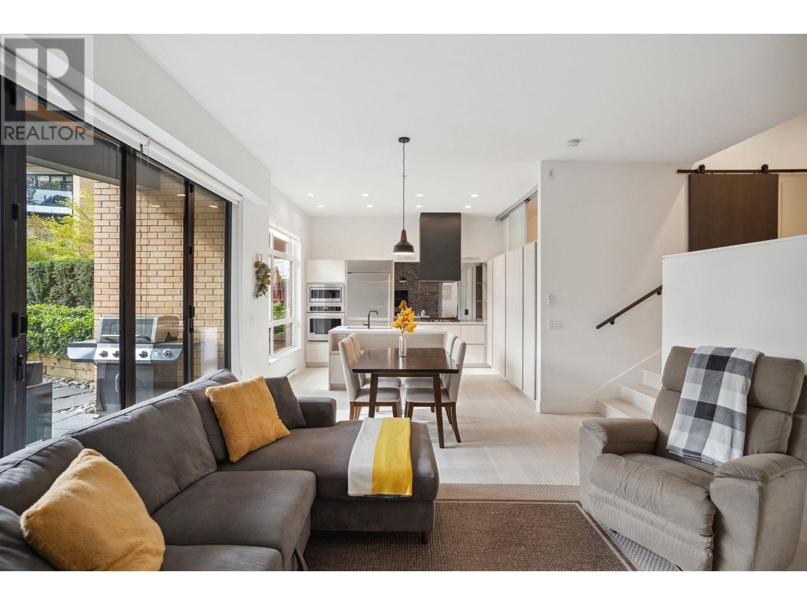 106 300 Salter Street, New Westminster, British Columbia  V3M 0L9 - Photo 3 - R2867841