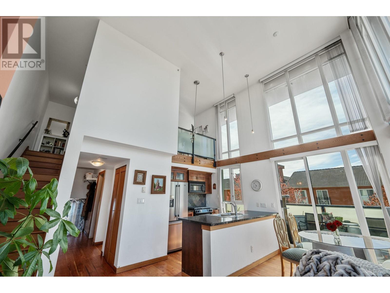 203 7 Rialto Court, New Westminster, British Columbia  V3M 7A8 - Photo 11 - R2867850