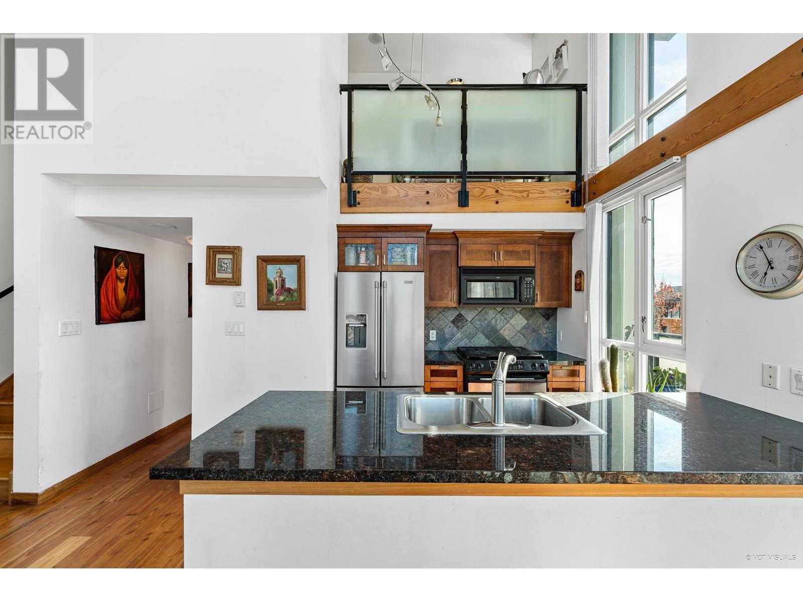 203 7 Rialto Court, New Westminster, British Columbia  V3M 7A8 - Photo 12 - R2867850