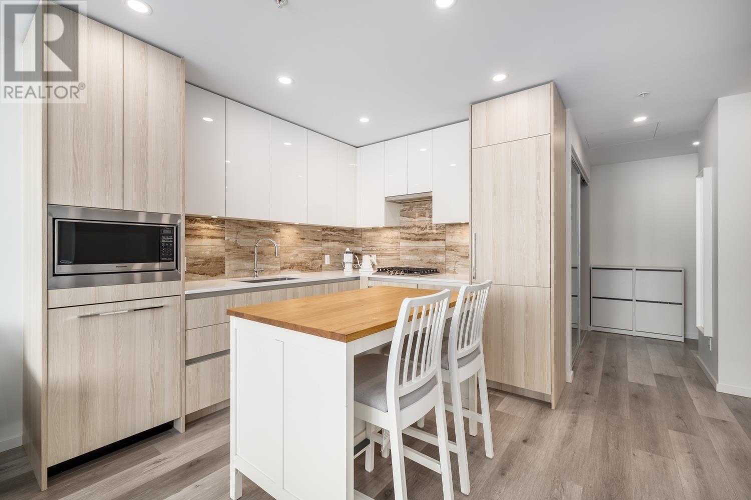 2009 1888 Gilmore Avenue, Burnaby, British Columbia  V5C 0L2 - Photo 4 - R2867891