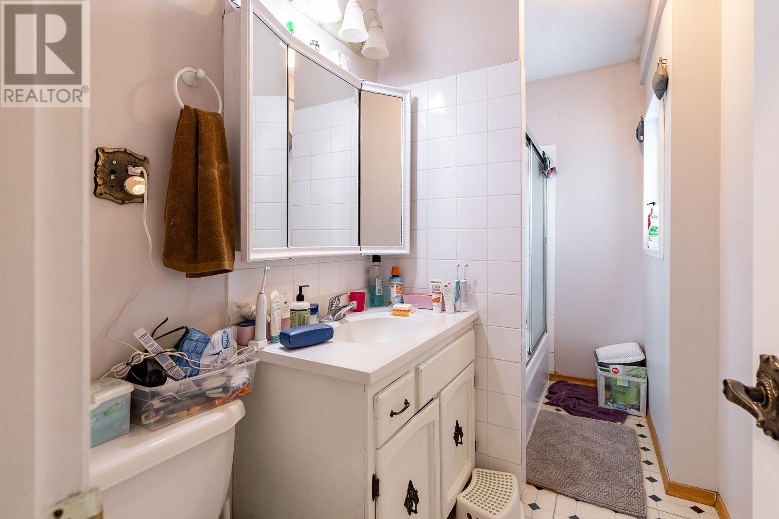 6449 Portland Street Street, Burnaby, British Columbia  V5E 1A1 - Photo 25 - R2867828