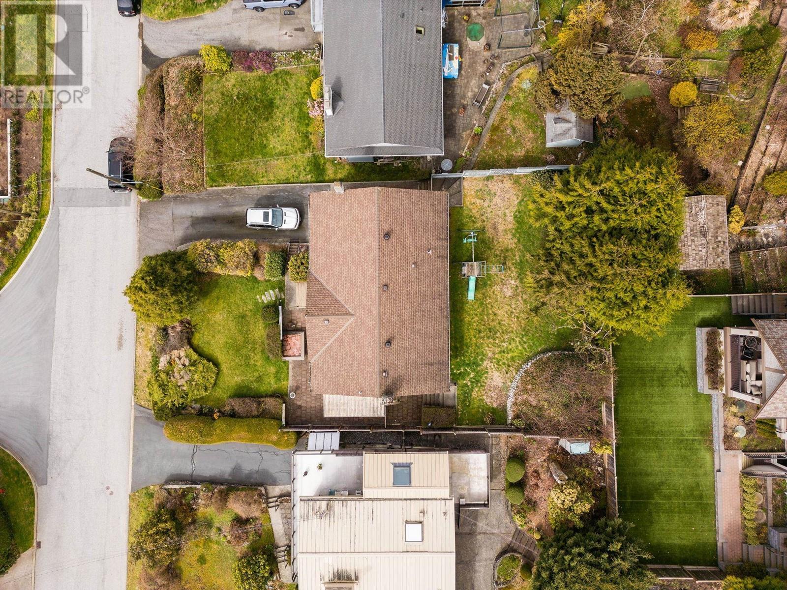 690 Blueridge Avenue, North Vancouver, British Columbia  V7R 2J3 - Photo 14 - R2867876