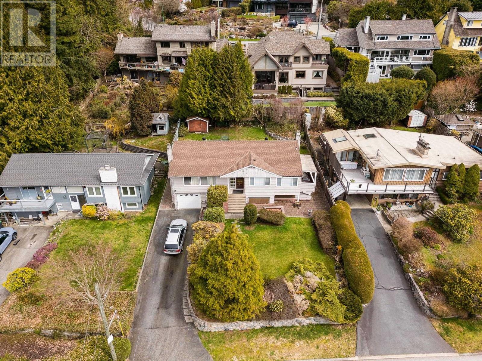 690 Blueridge Avenue, North Vancouver, British Columbia  V7R 2J3 - Photo 15 - R2867876