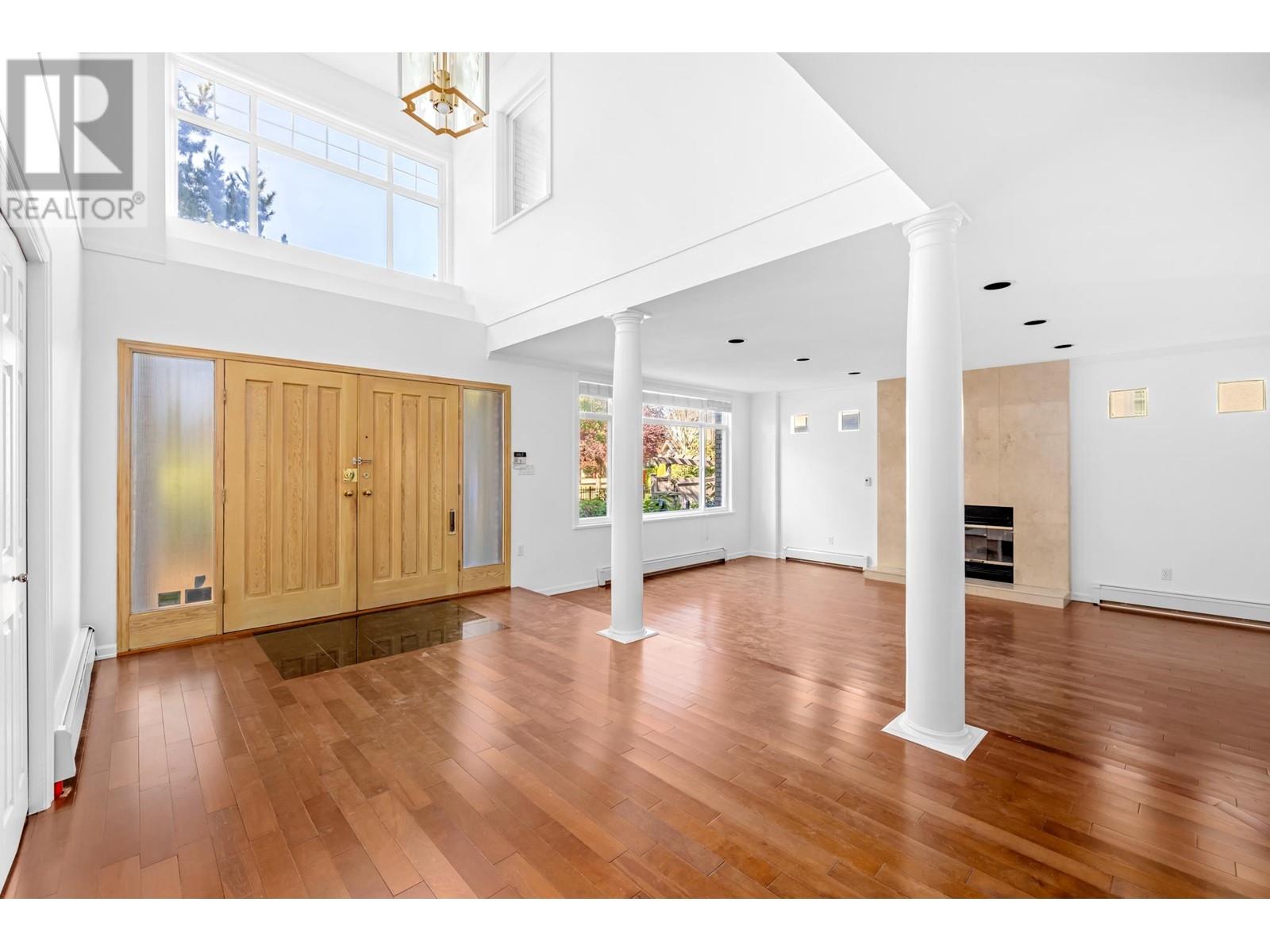 2326 Oliver Crescent, Vancouver, British Columbia  V6L 1S5 - Photo 3 - R2867910