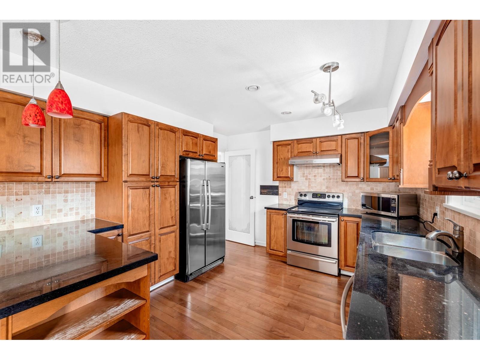 2326 Oliver Crescent, Vancouver, British Columbia  V6L 1S5 - Photo 9 - R2867910