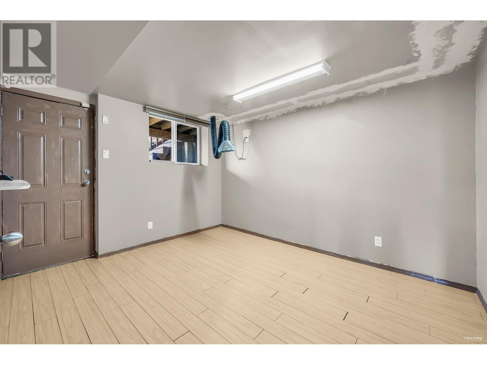 320 Laurentian Crescent, Coquitlam, British Columbia  V3K 1Y1 - Photo 19 - R2867787