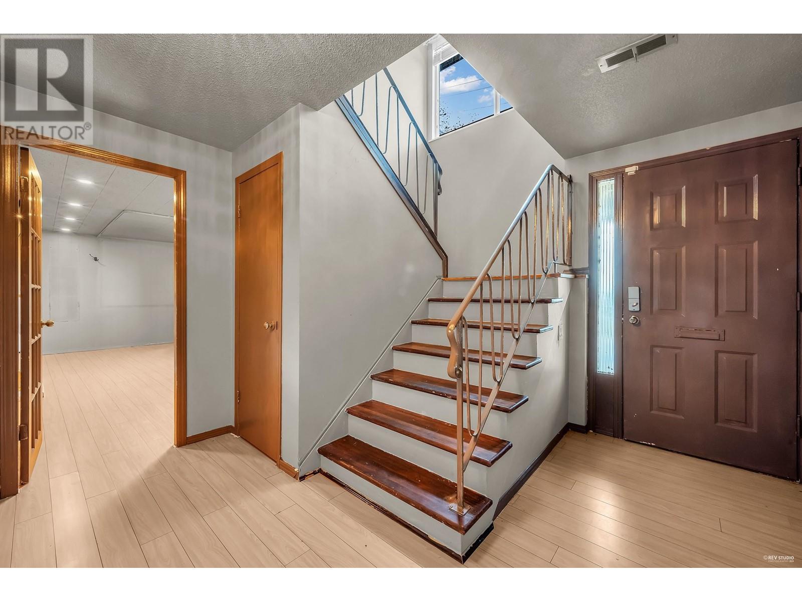 320 Laurentian Crescent, Coquitlam, British Columbia  V3K 1Y1 - Photo 20 - R2867787