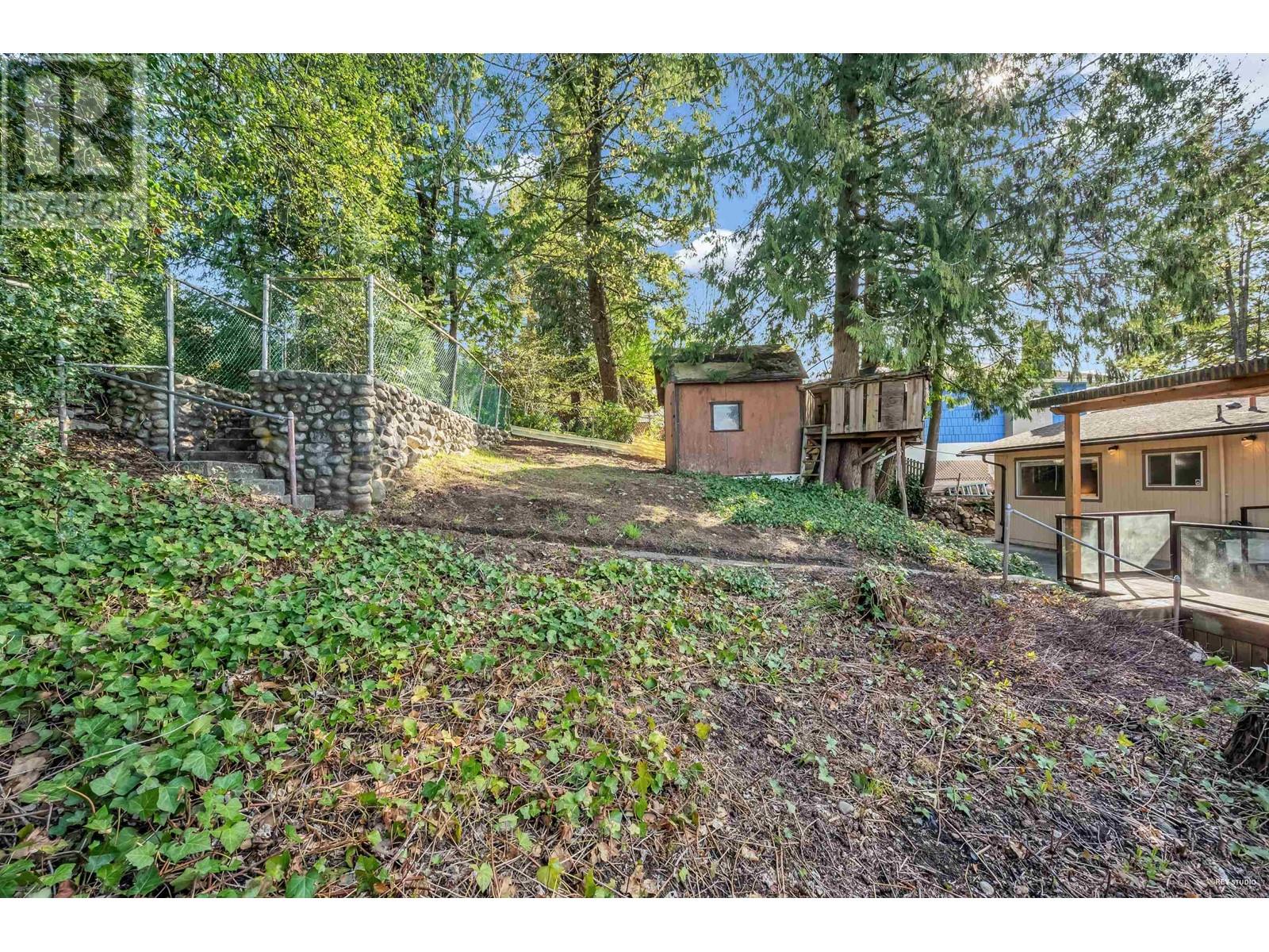 320 Laurentian Crescent, Coquitlam, British Columbia  V3K 1Y1 - Photo 31 - R2867787