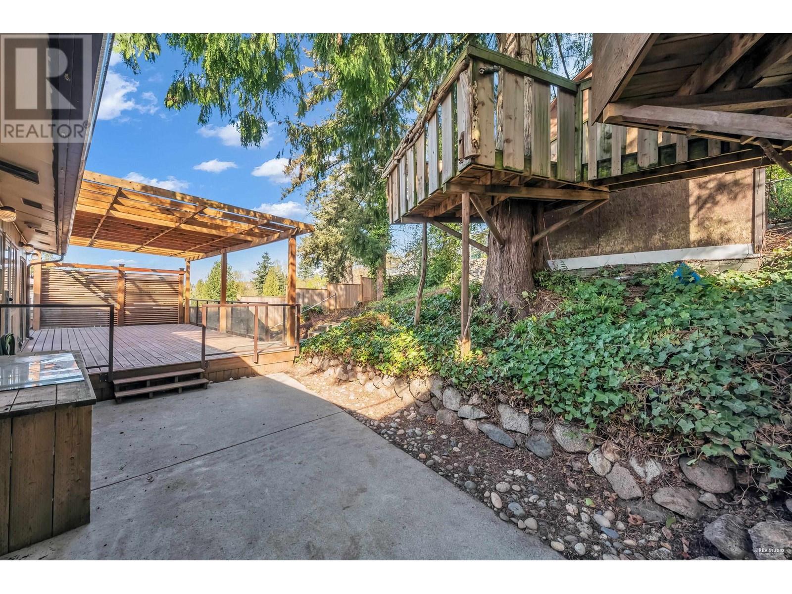 320 Laurentian Crescent, Coquitlam, British Columbia  V3K 1Y1 - Photo 26 - R2867787
