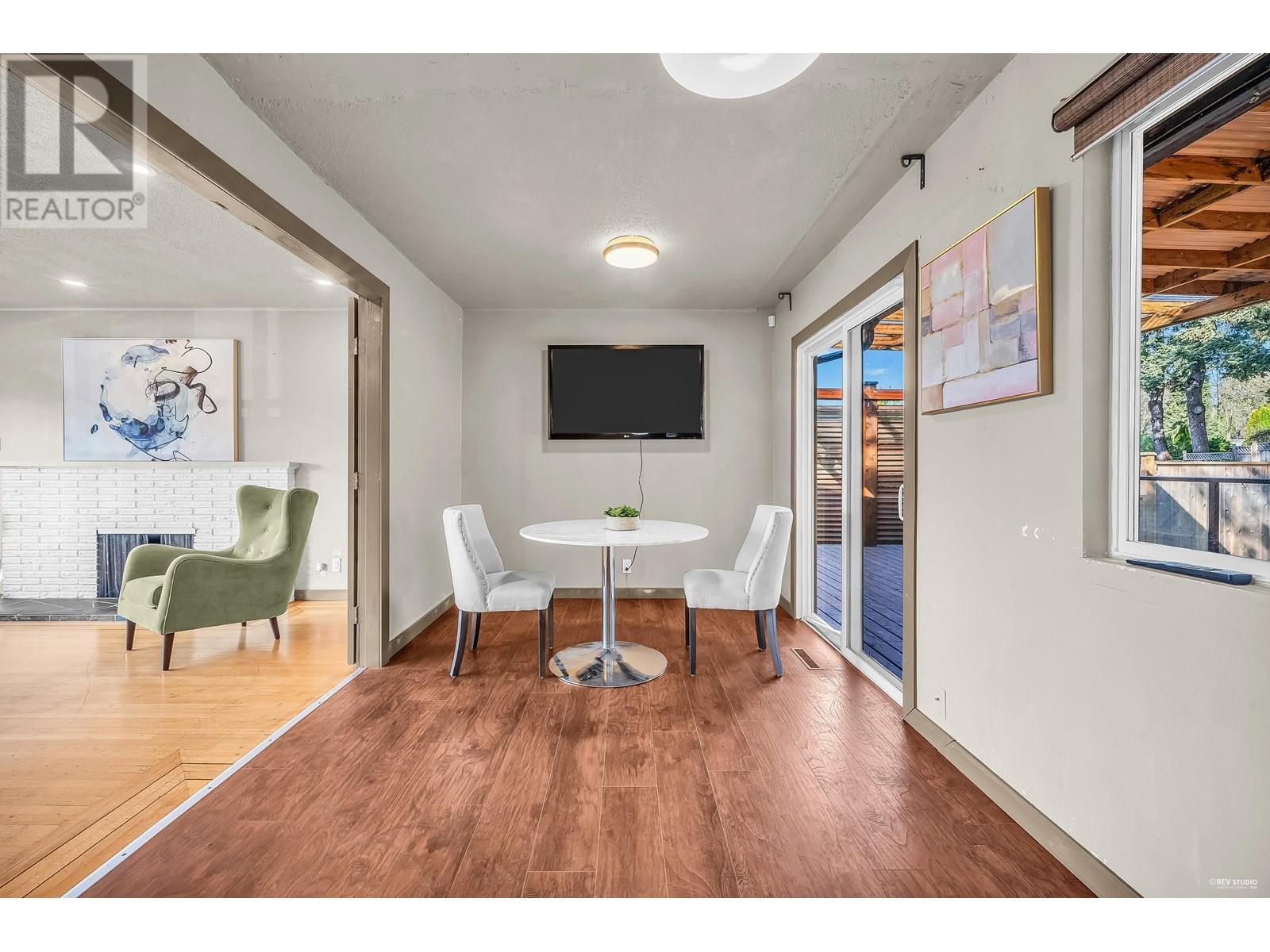 320 Laurentian Crescent, Coquitlam, British Columbia  V3K 1Y1 - Photo 11 - R2867787