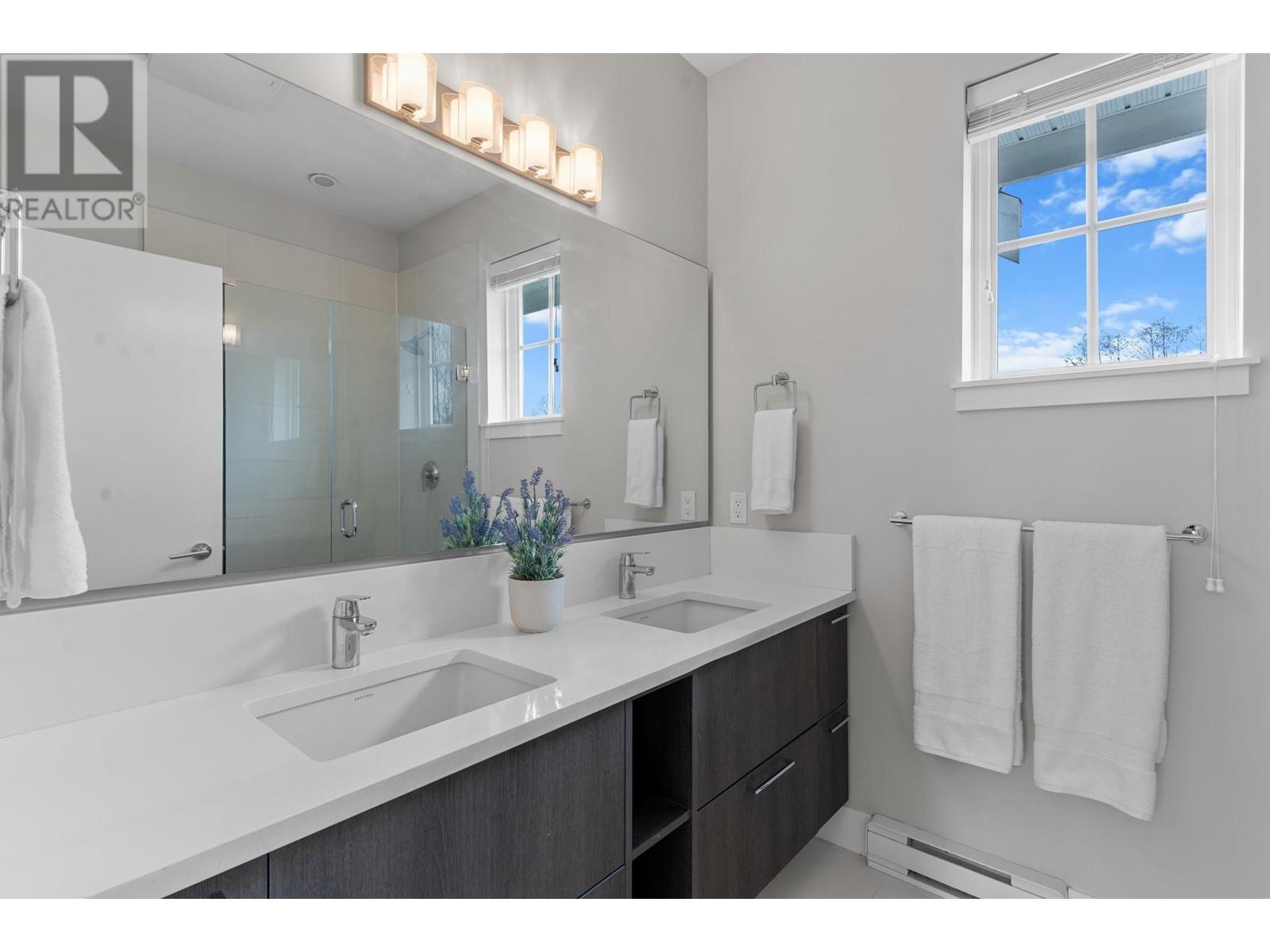 5 5218 Savile Row, Burnaby, British Columbia  V5E 0C3 - Photo 13 - R2867492