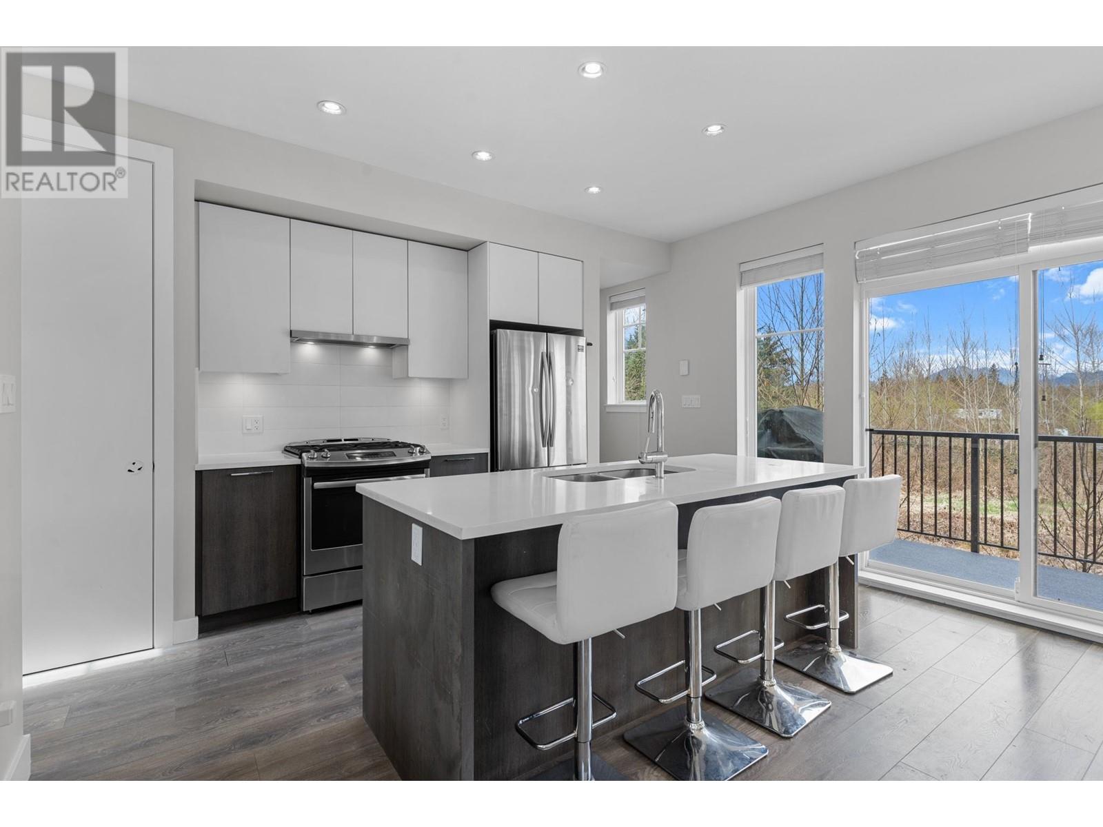 5 5218 Savile Row, Burnaby, British Columbia  V5E 0C3 - Photo 4 - R2867492