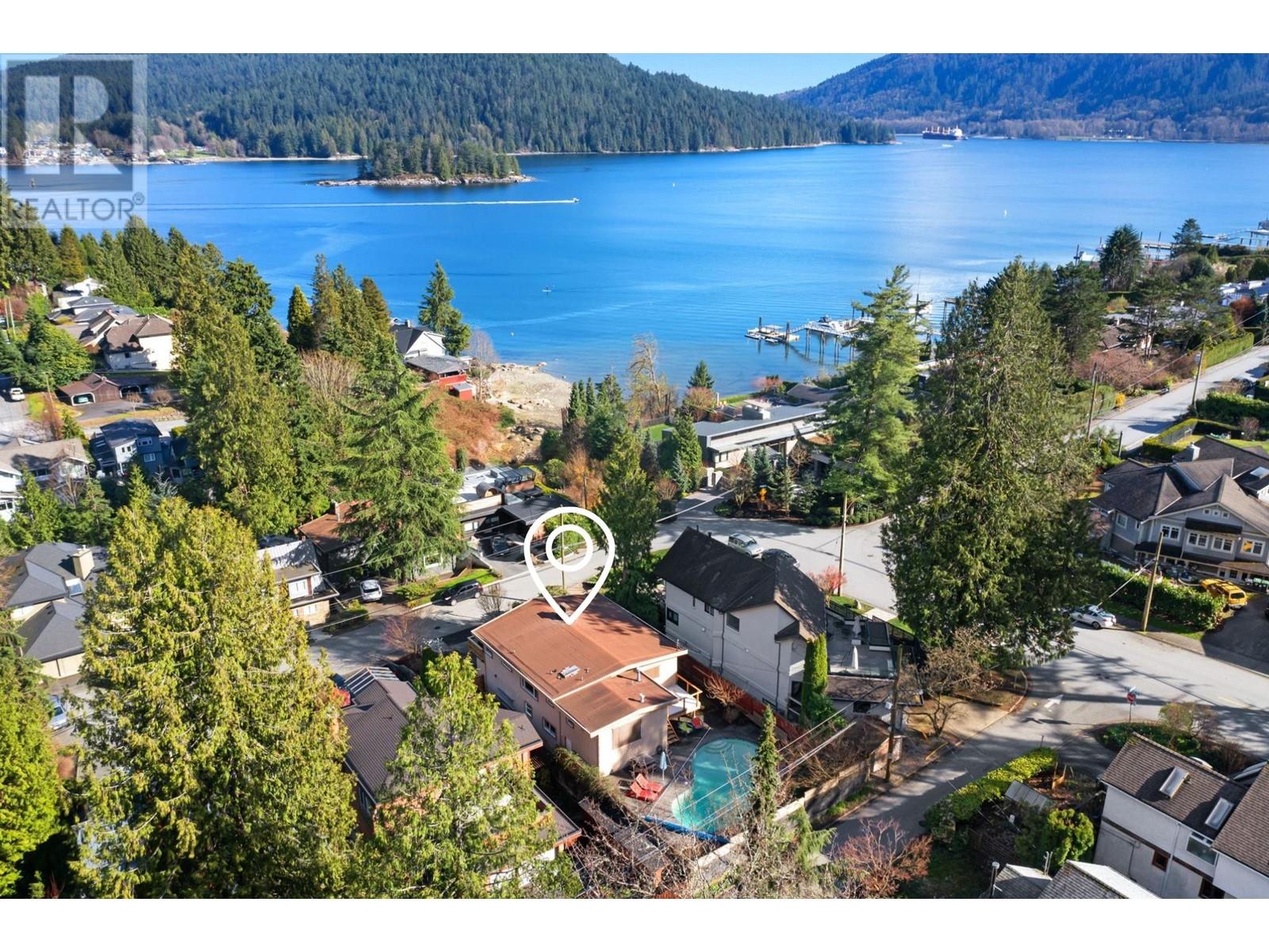 1033 Banbury Road, North Vancouver, British Columbia  V7G 2R4 - Photo 3 - R2867846