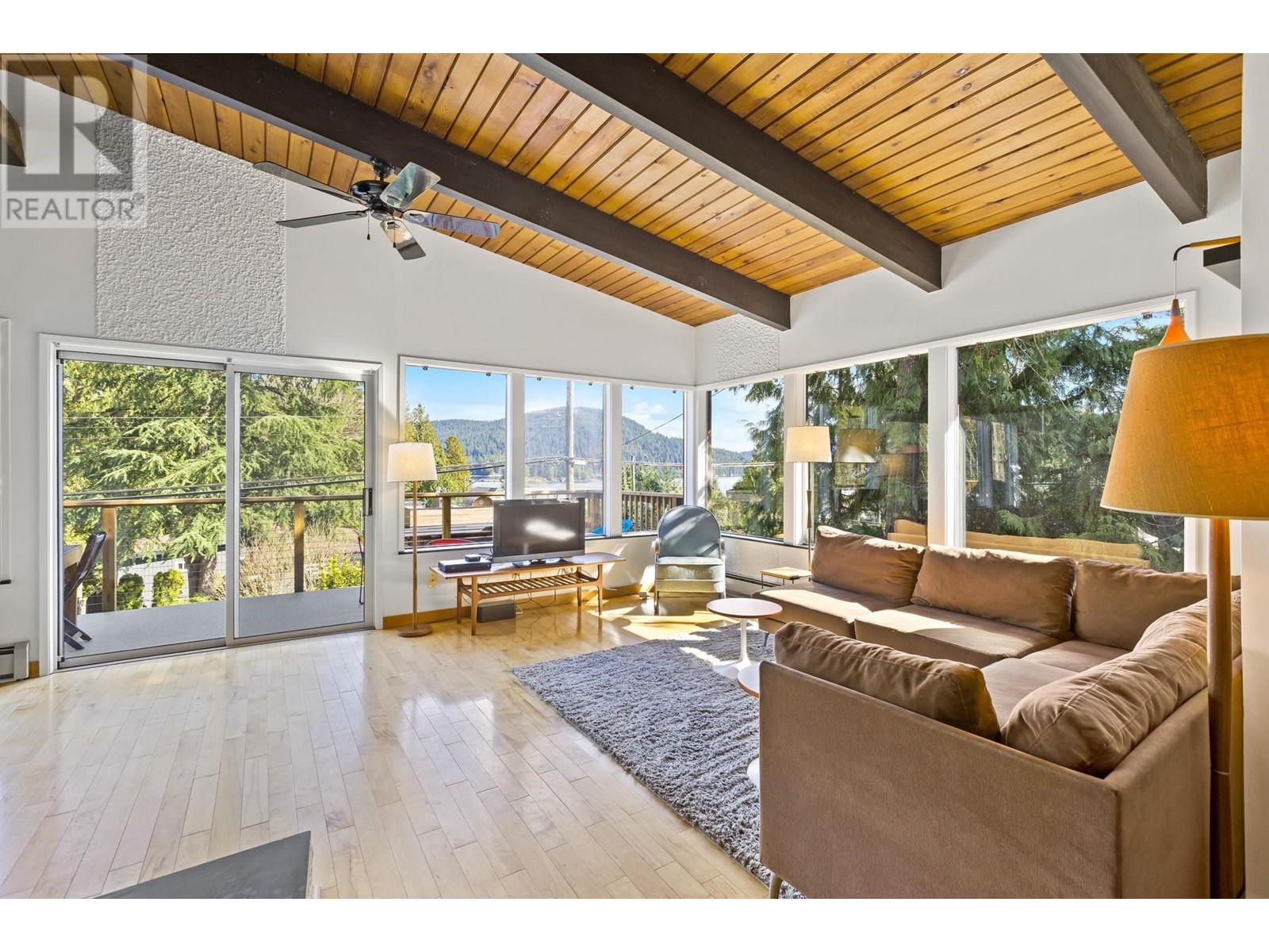 1033 Banbury Road, North Vancouver, British Columbia  V7G 2R4 - Photo 4 - R2867846