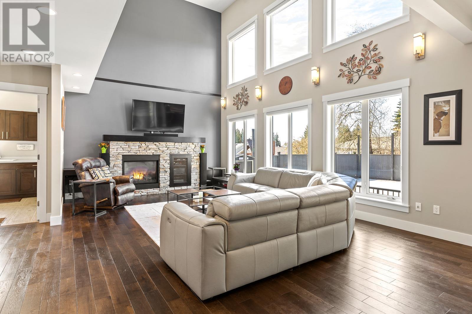 702 Wilmot Street, Coquitlam, British Columbia  V3J 6P4 - Photo 6 - R2867878
