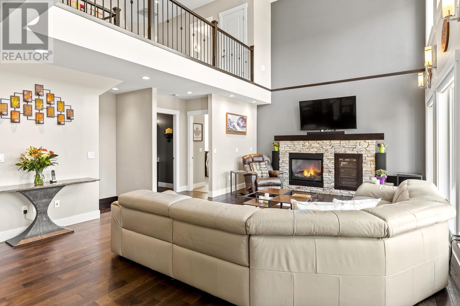 702 Wilmot Street, Coquitlam, British Columbia  V3J 6P4 - Photo 7 - R2867878