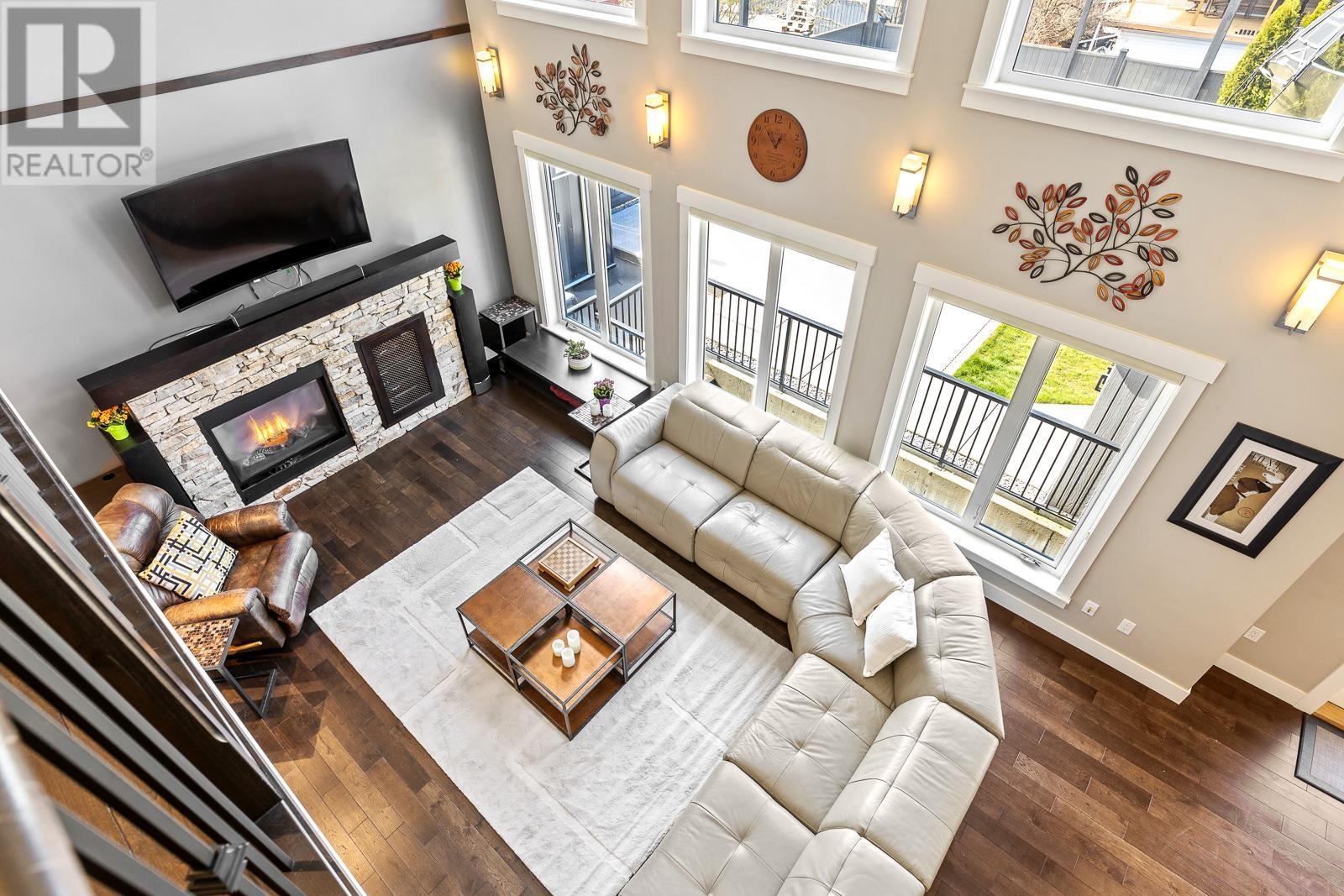 702 Wilmot Street, Coquitlam, British Columbia  V3J 6P4 - Photo 5 - R2867878