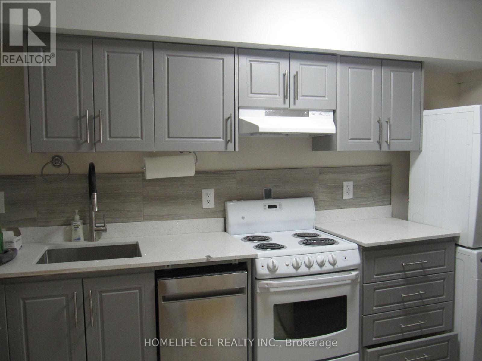 23 Myrtle Ave 2nd Floor, Toronto, Ontario  M4M 2A3 - Photo 3 - E8214438