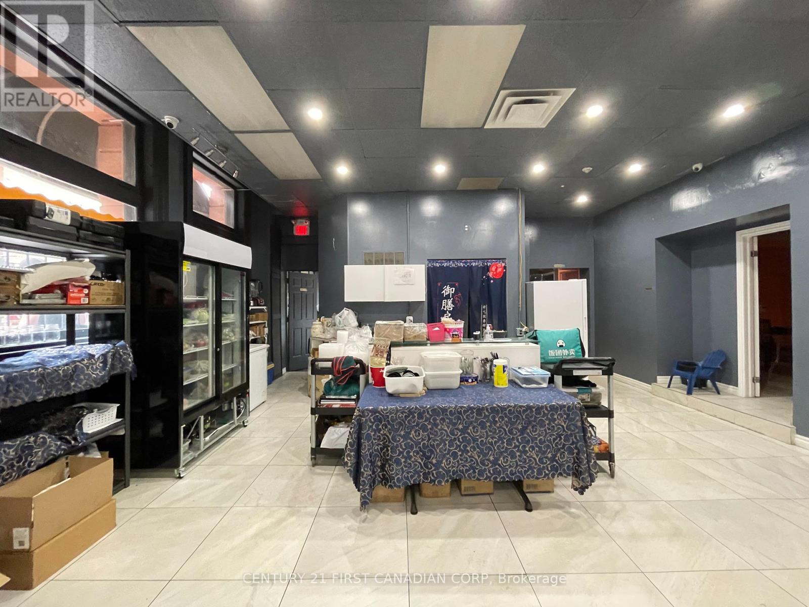 Property at 368 RICHMOND STREET S image 3
