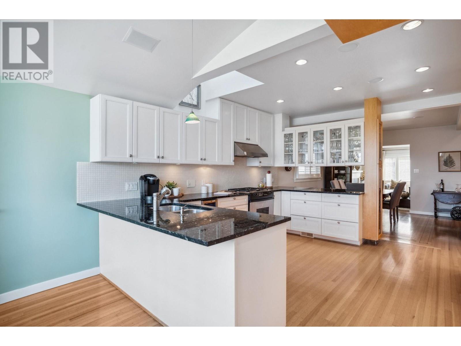 4005 W 11th Avenue, Vancouver, British Columbia  V6R 2L4 - Photo 11 - R2867587