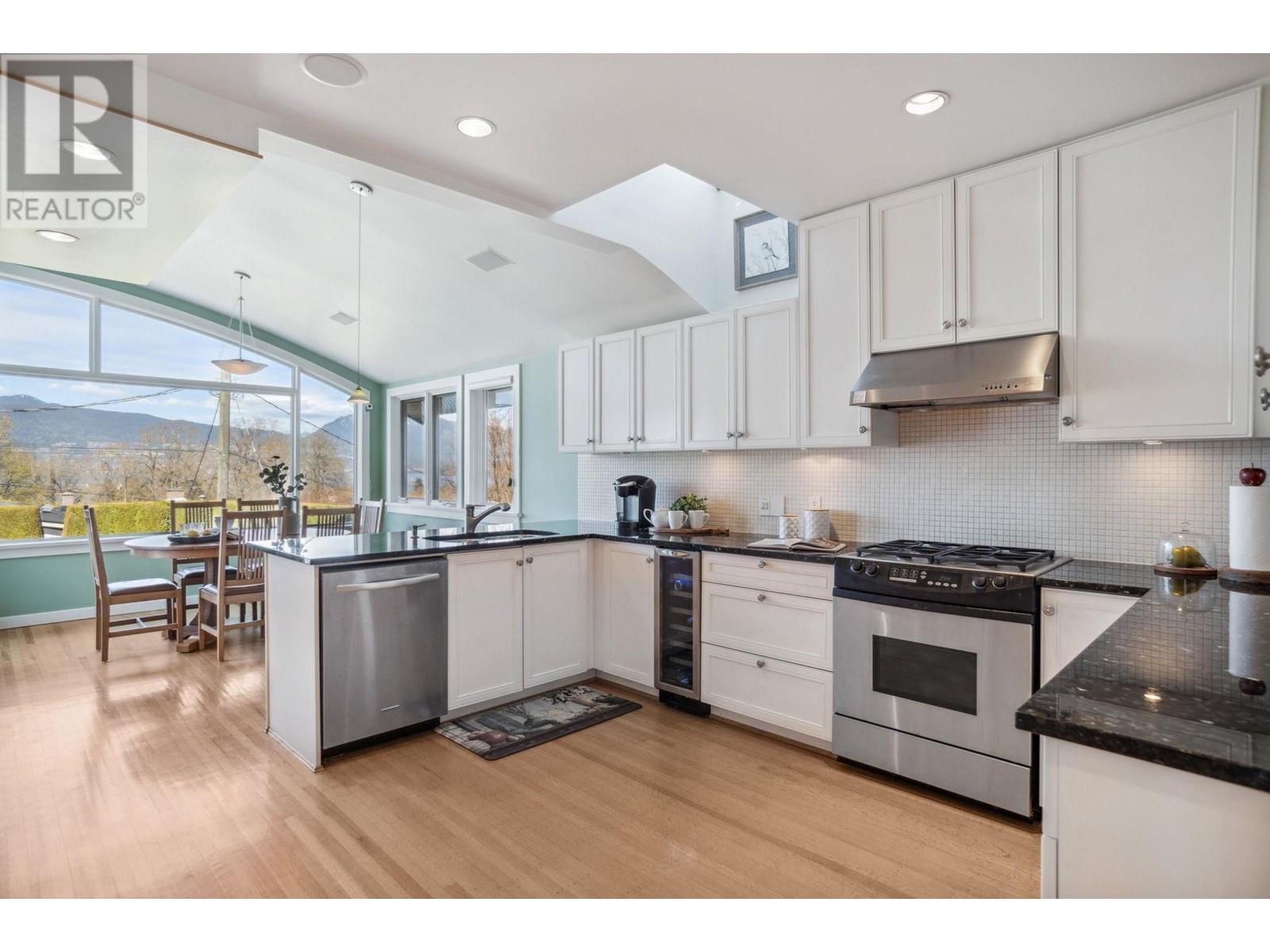 4005 W 11th Avenue, Vancouver, British Columbia  V6R 2L4 - Photo 9 - R2867587