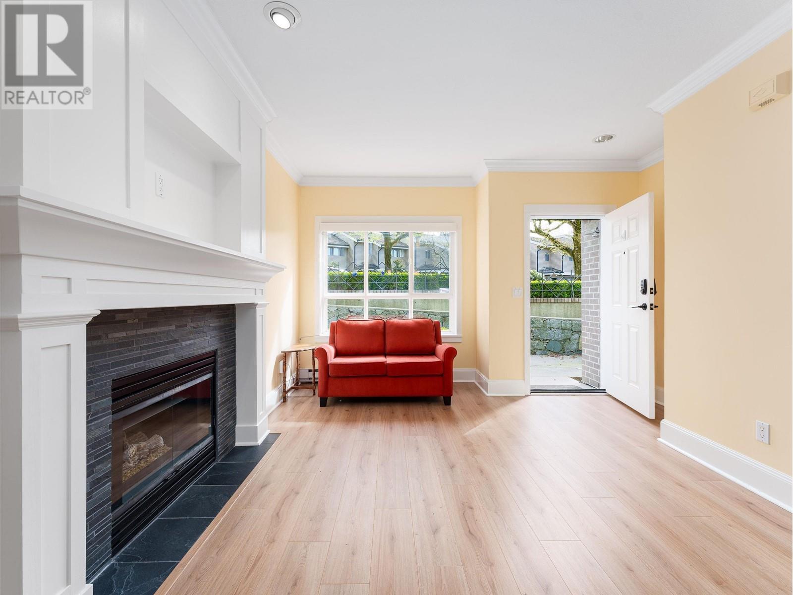 1 258 W 14th Street, North Vancouver, British Columbia  V7M 1P3 - Photo 6 - R2867979